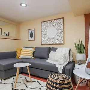 https://stayinmydistrict-woodlawn-eclectic-walk-to-dekum.portland-hotels.info